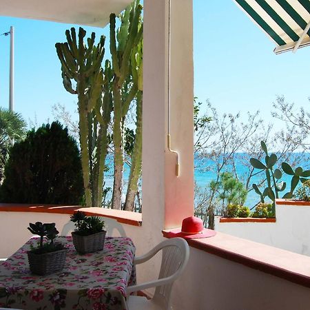 Appartamento In Villa Direttamente Sul Mare-Villa Rubino Capo Rizzuto Exterior foto