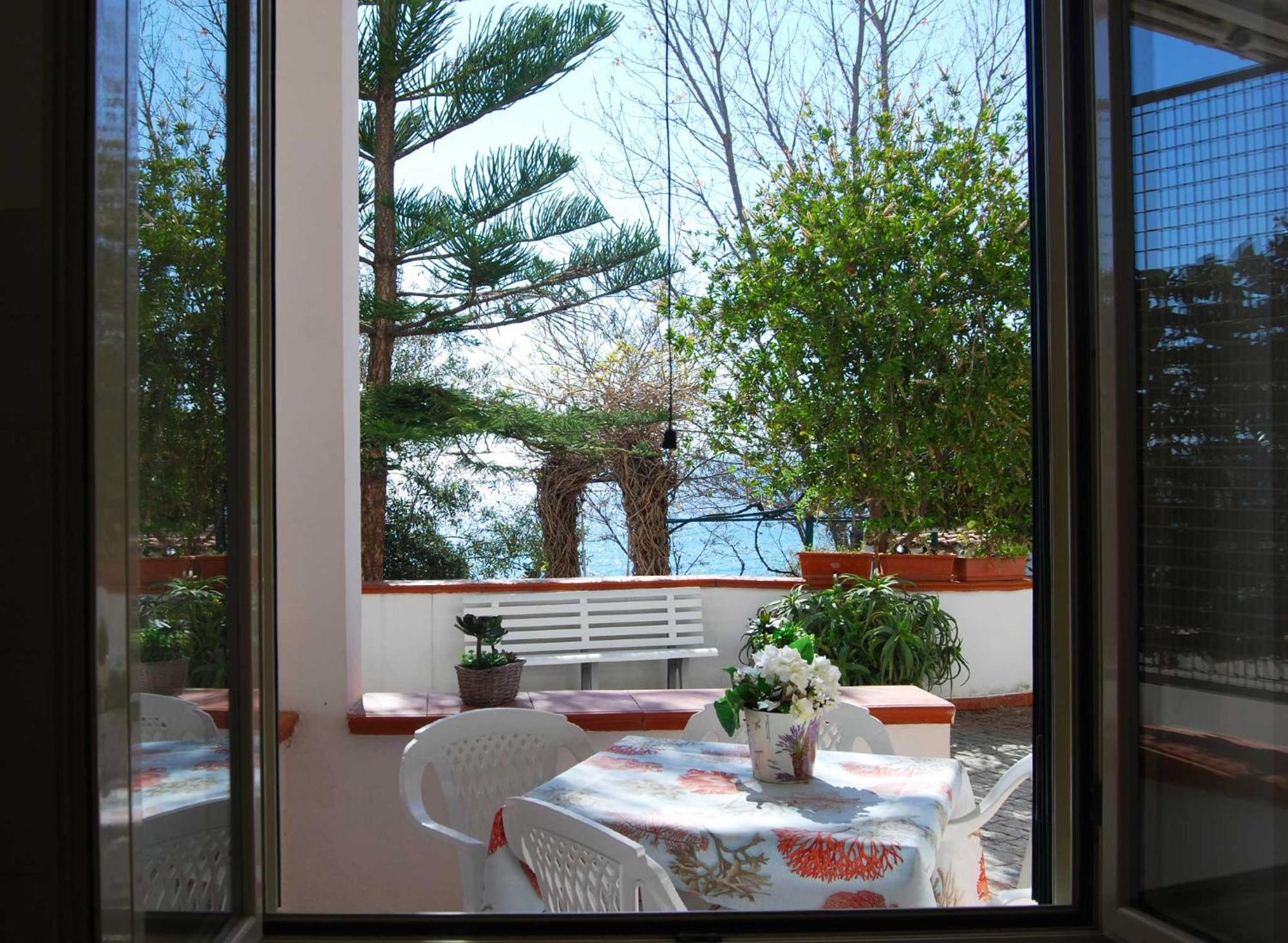 Appartamento In Villa Direttamente Sul Mare-Villa Rubino Capo Rizzuto Exterior foto