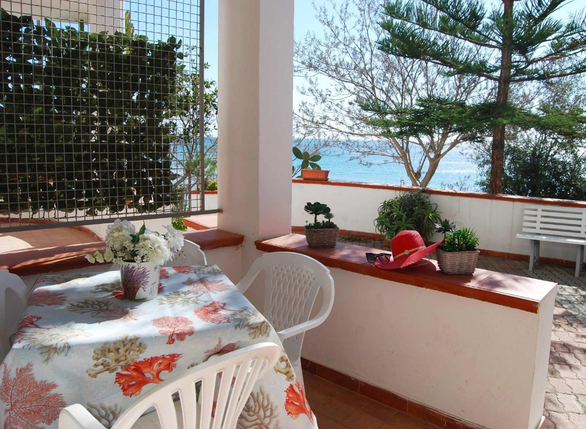 Appartamento In Villa Direttamente Sul Mare-Villa Rubino Capo Rizzuto Exterior foto